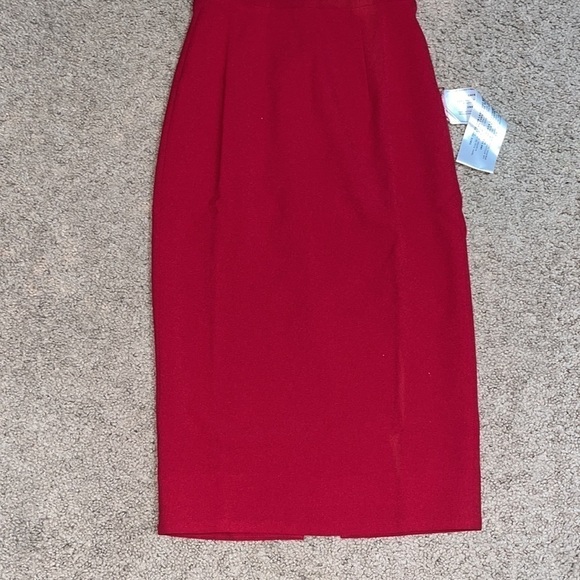 Dress The Population Lyla V-Neck Sleeveless Crepe Sheath Pencil Dress Garnet XS - Picture 6 of 12